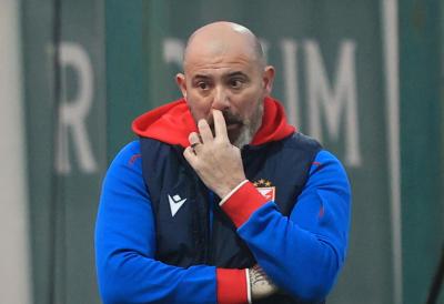 A, STIGAO U REKORDNOM TRANSFERU: Zvezda prodaje napadača! Sve je gotovo 