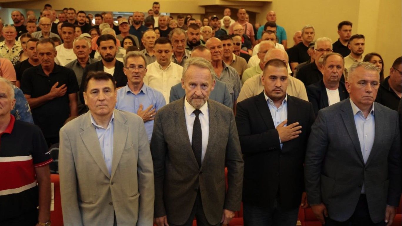 Izetbegović: Ljiljani nikada neće biti zabranjeni, Dodik izmišlja da mu prijetim