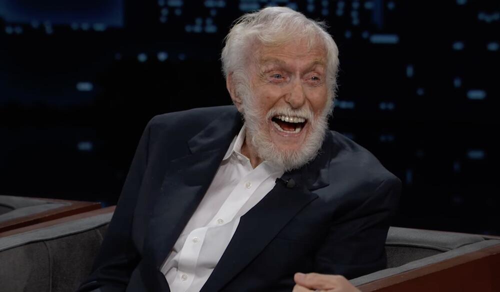 Najpoznatiji 100-godišnjak na svetu svaki dan pred spavanje jede ovaj desert: "Rešio sam se "cirke" i cigareta, al ovo ne dam"