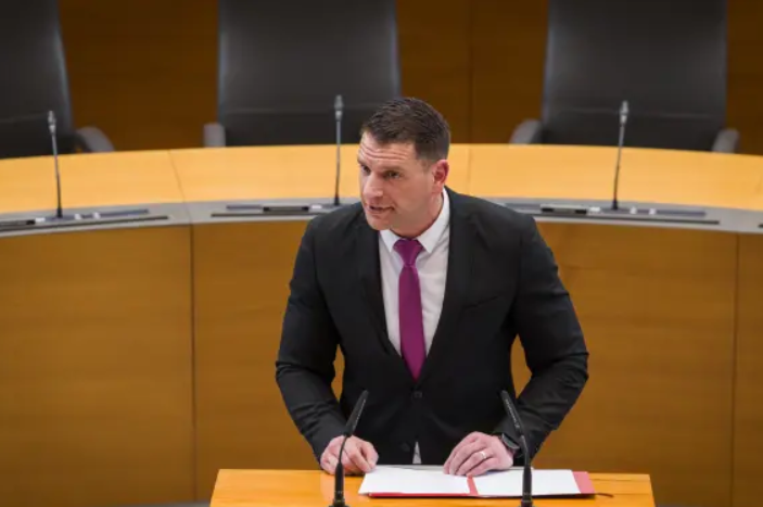 Stevanović odgovarja na peticijo, ki jo je začel užaljeni Miha Brejc