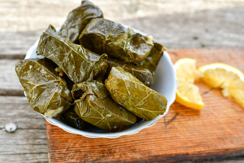 Sarmice u vinovom listu: Tradicionalni grčki recept koji osvaja na prvi zalogaj