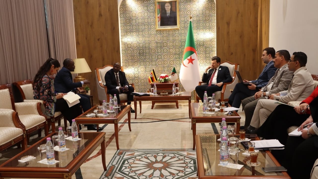 الجزائر وأوغندا تبحثان تعزيز التعاون التجاري في المنتجات الفلاحية