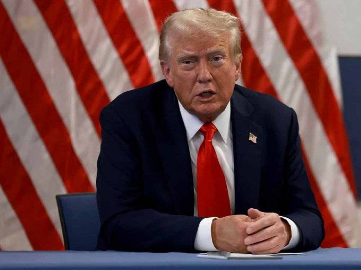 US President announces peace agreement with Iran