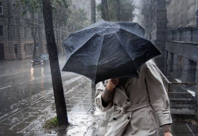Kiša se vraća u prestonicu: Beograd očekuje nagla smena vremena, stižu pljuskovi i tamni oblaci 