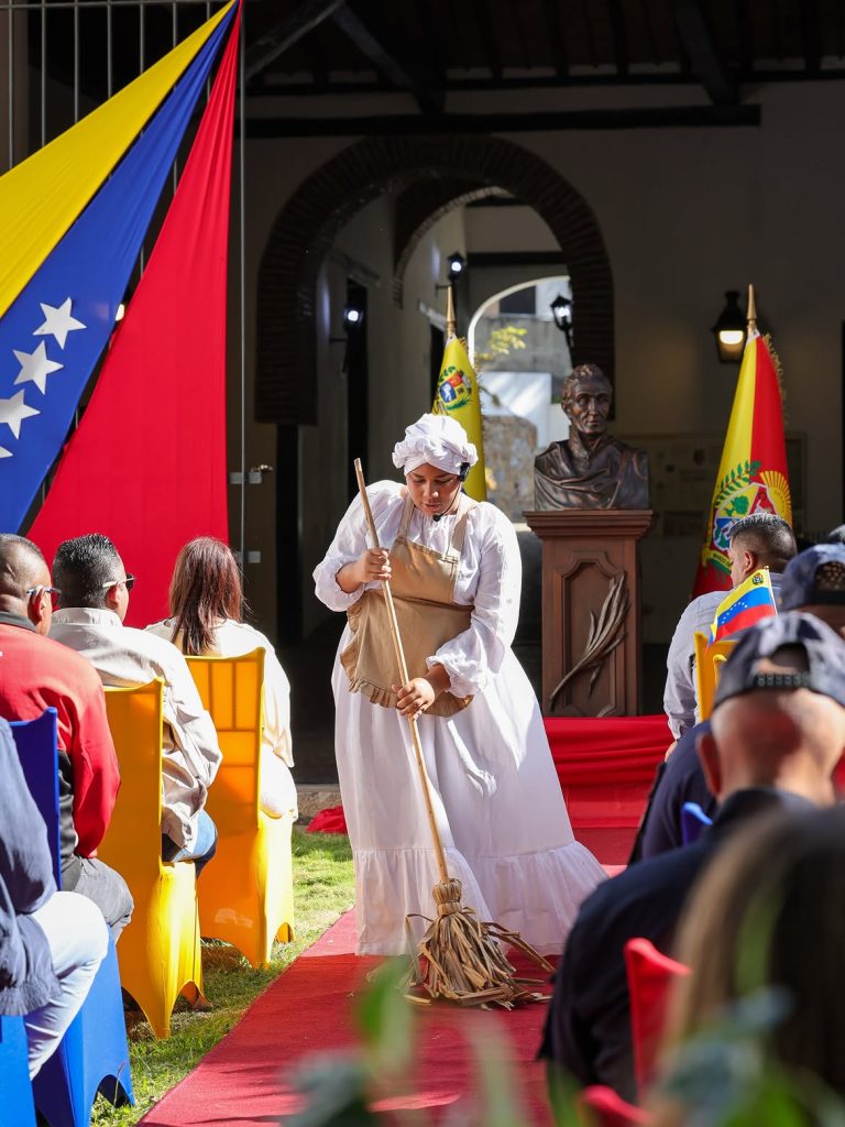 Aragua conmemoró 243 años del natalicio de Simón Bolívar