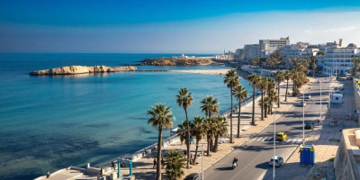 Tunis bruji o srpskom kolu: Naši turisti nasred plaže zaigrali "Moravac" - Prizor oduševio goste (VIDEO)