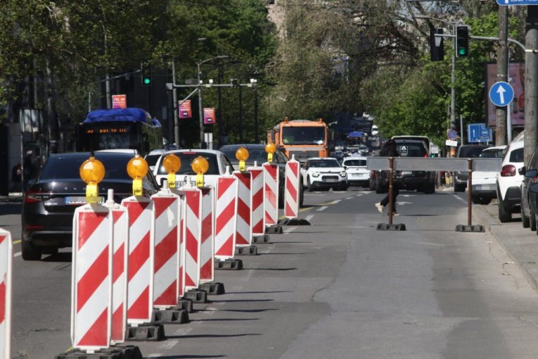 RADOVI TRAJU DO SEPTEMBRA! Od danas izmene saobraćaja u Karađorđevoj ulici!