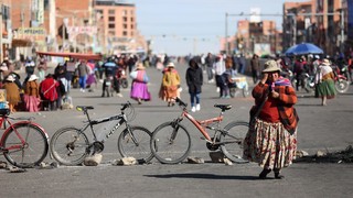 Los alimentos están más caros y los transportistas sufren hambre y frío en las carreteras