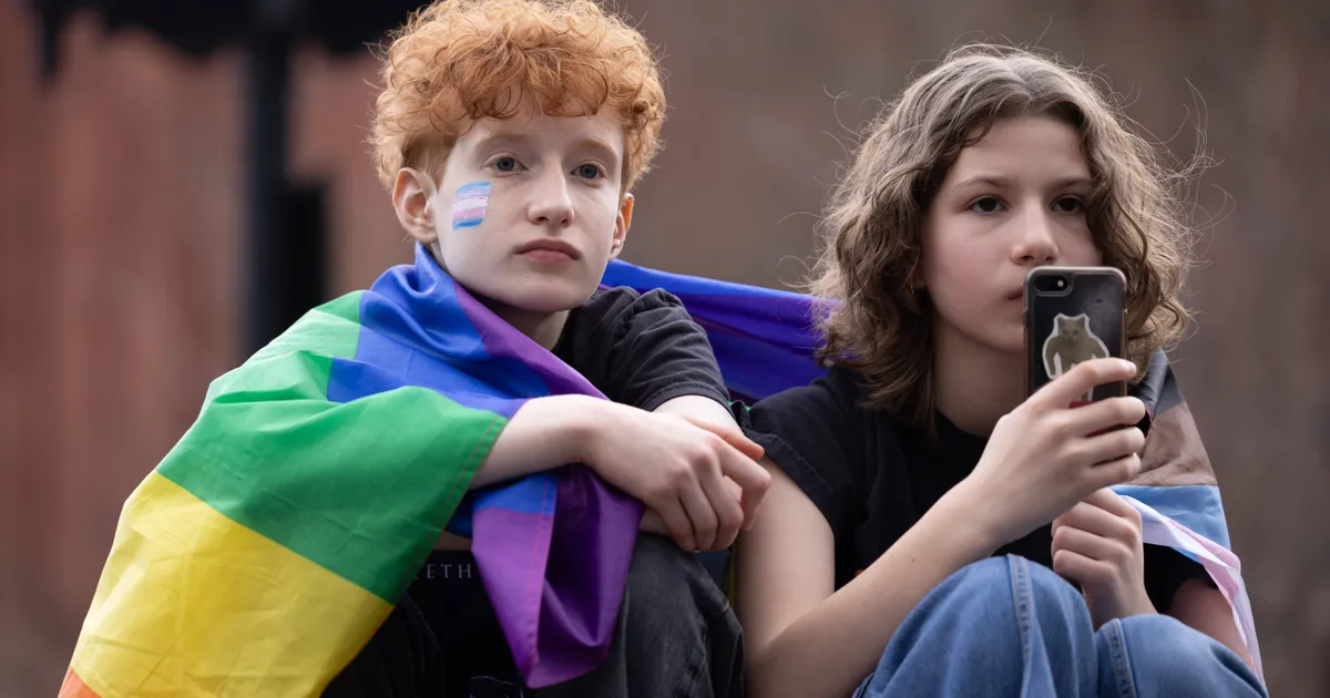 Neue Studie stellt Trans-Narrative infrage: Mehr psychische Probleme nach Behandlung