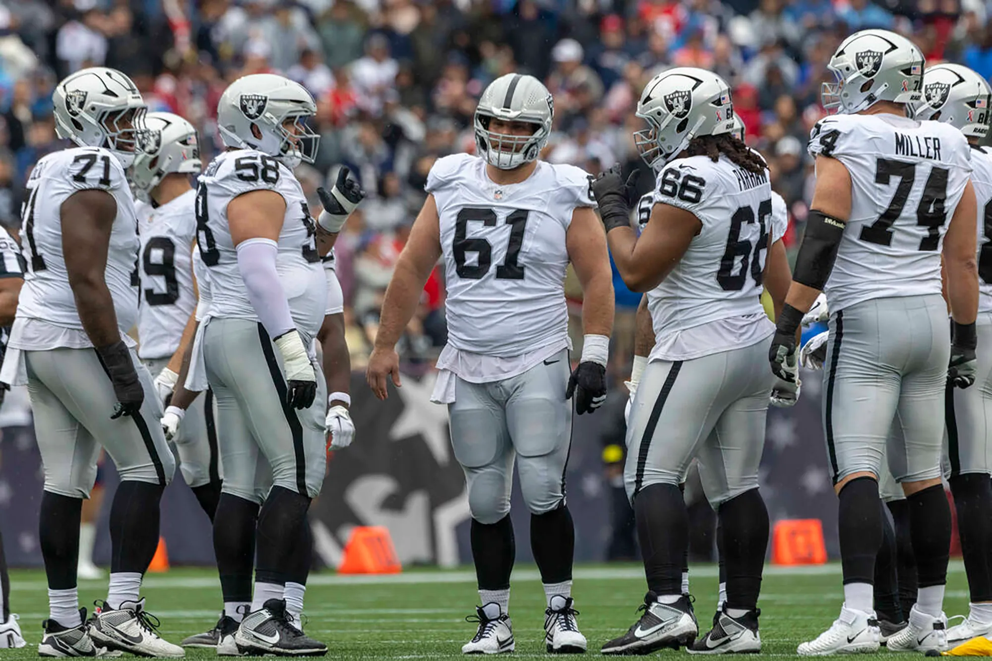 Raiders O-lineman’s job in jeopary amid underwhelming training camp