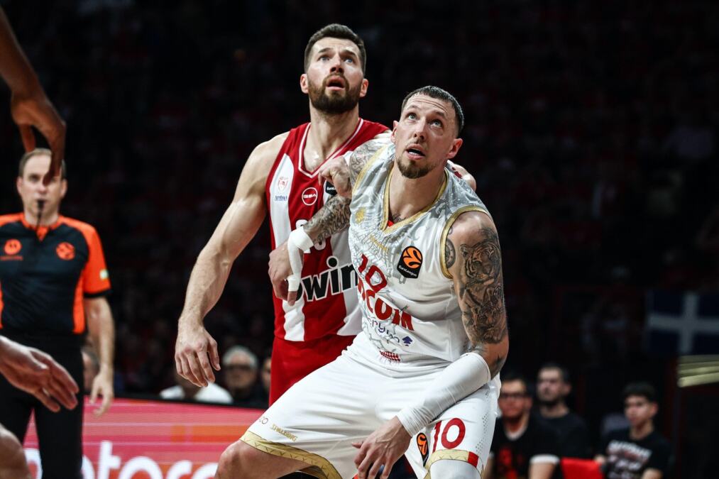 EVROLIGA KAZNILA OLIMPIJAKOS: Crveno-beli moraju da plate zbog ponašanja navijača!