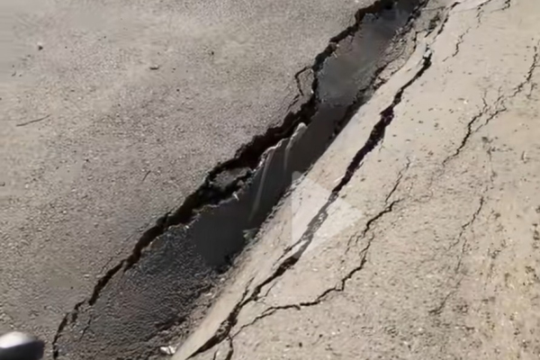 Дождь размыл бакинские дороги 