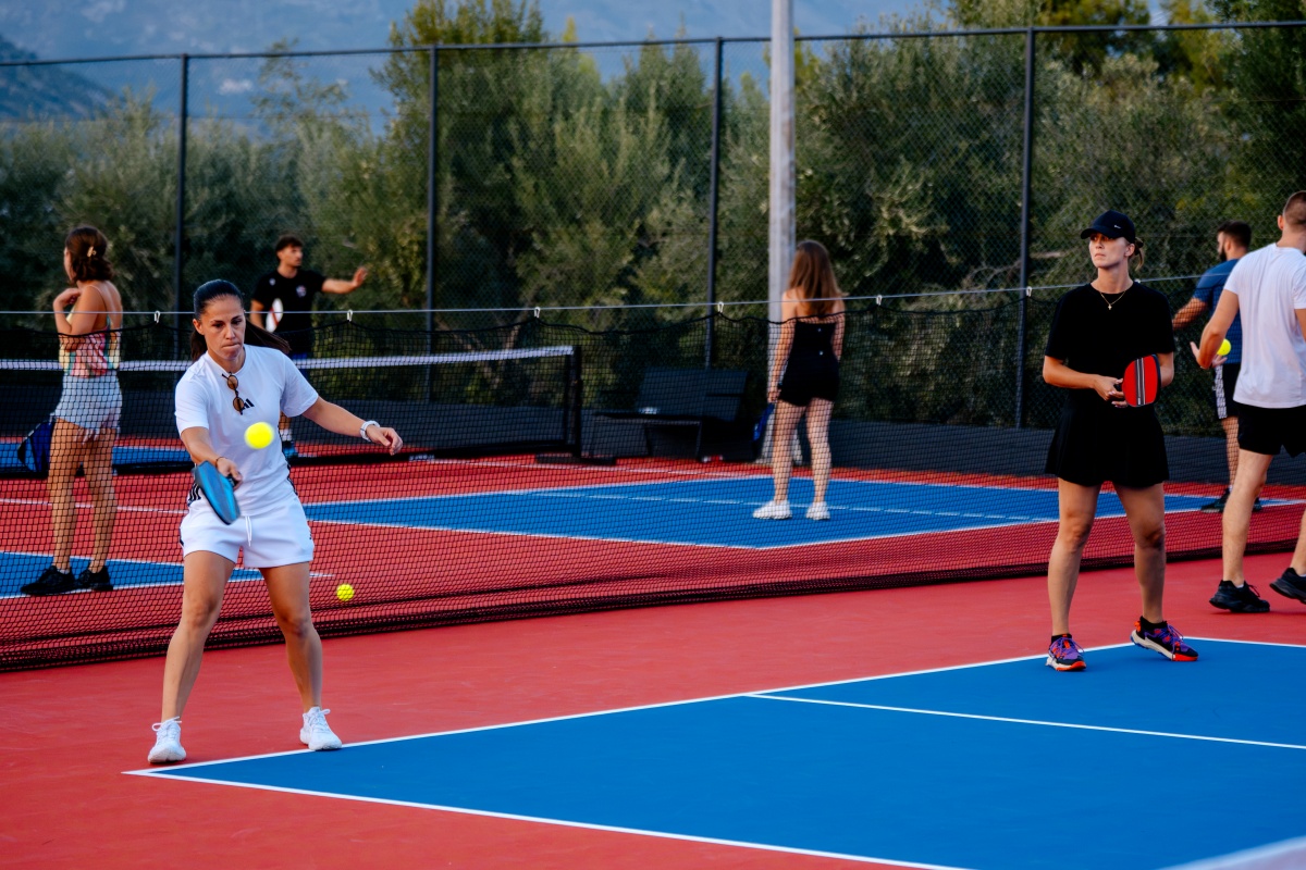 BESPLATNO ISPROBAJTE NOVU SPORTSKU ATRAKCIJU Prvi pickleball centar u Gradu!