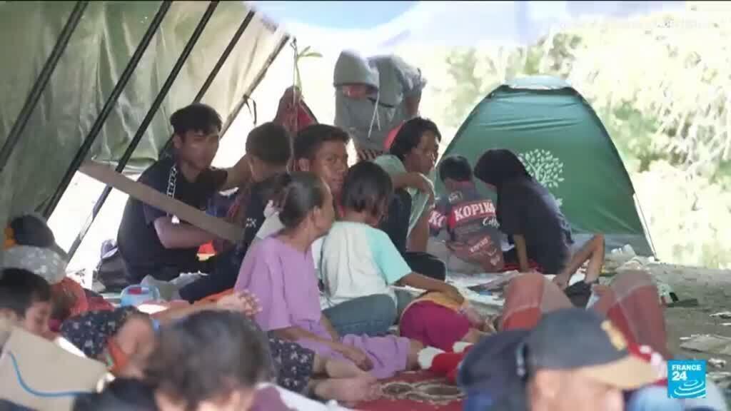 Indonesia earthquake leaves thousands homeless as rescue efforts continue