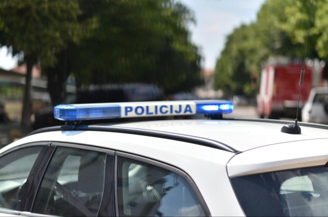 Proložac: Vozio s 1,93 promila i bez položenog ispita, odveden na sud