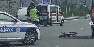 Poginuo biciklista: Stravična nesreća na izlazu sa auto-puta na Novom Beogradu (FOTO)