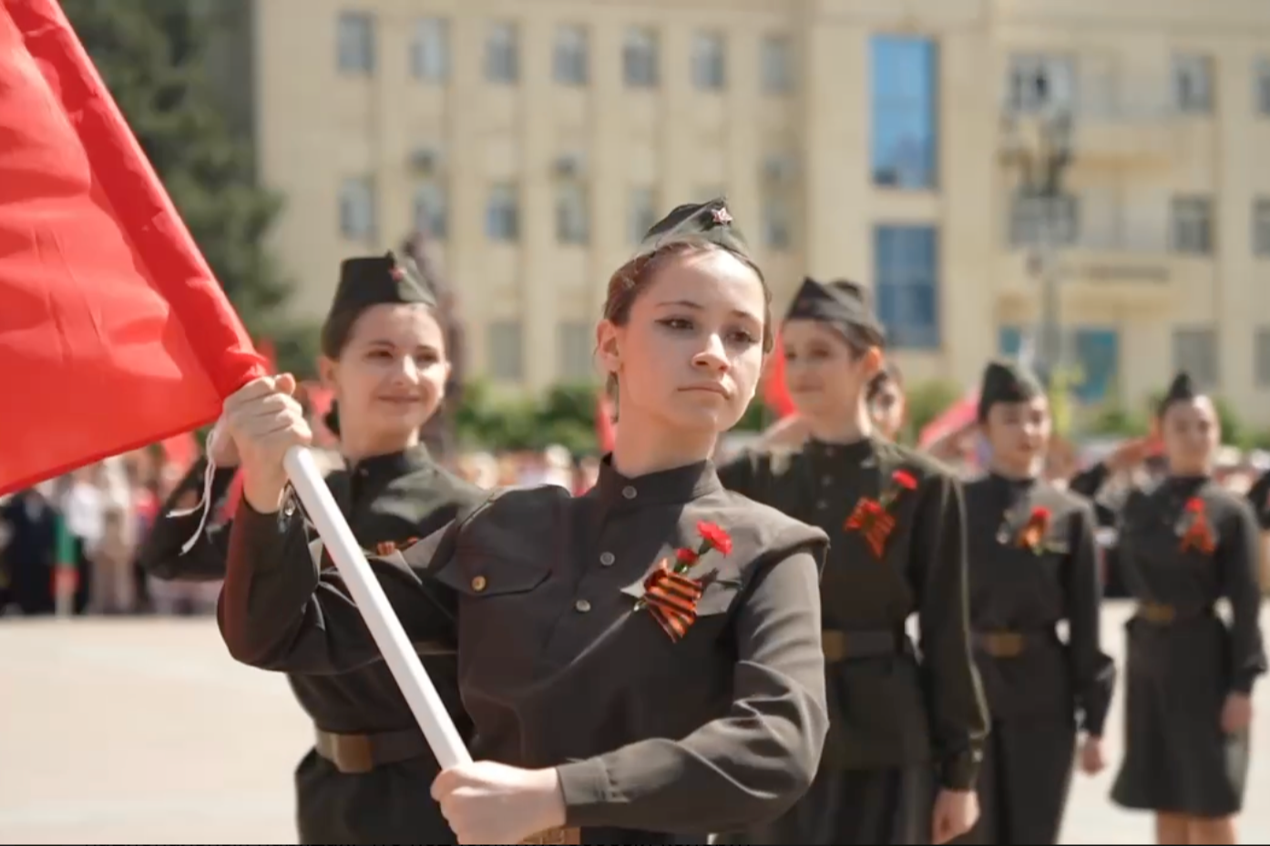  Thousands of children made to take part in patriotic parade in Makhachkala with military themes 