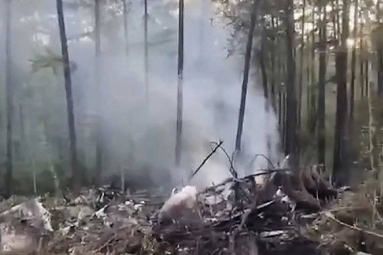 SRUŠIO SE AVION! Poginuli svi putnici i članovi posade (FOTO)