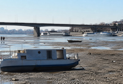 Dunav nastavlja da opada, prognoze sve lošije: Milion evra za hitne radove, stručnjaci upozoravaju da najgore tek dolazi