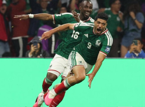 Ecuador knocked out of World Cup, overpowered by Mexico who advances for the first time in 40 years