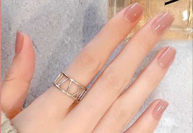Razigran i nežan dizajn noktiju: Hit manikir za proleće 2026. godine
