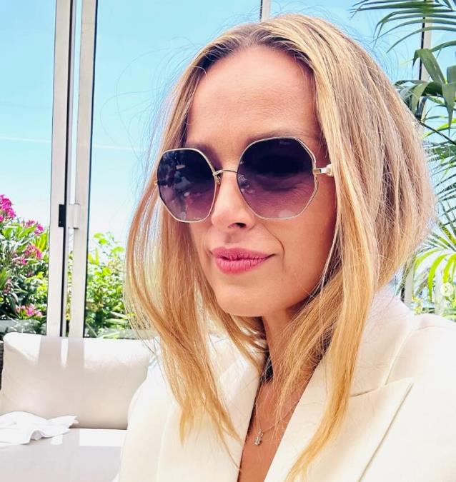 Petra je 2004. godine preživela cunami držeći se za palmu 8 sati, dok je njenog dečka odnosila voda: Evo gde je danas slavna manekenka