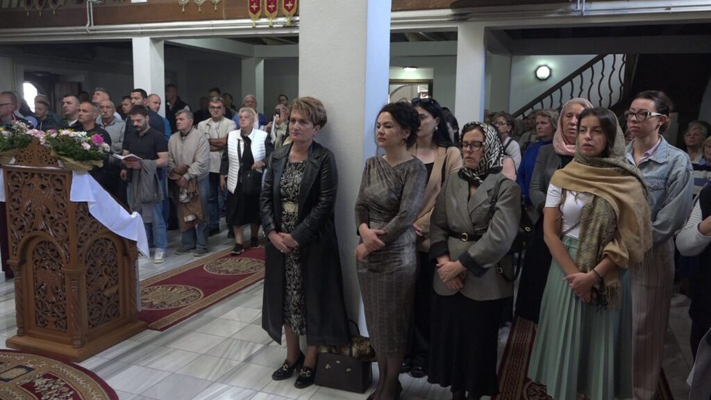 U crkvi Svetog Nikole u Prištini prazničnom liturgijom obeležena hramovna slava