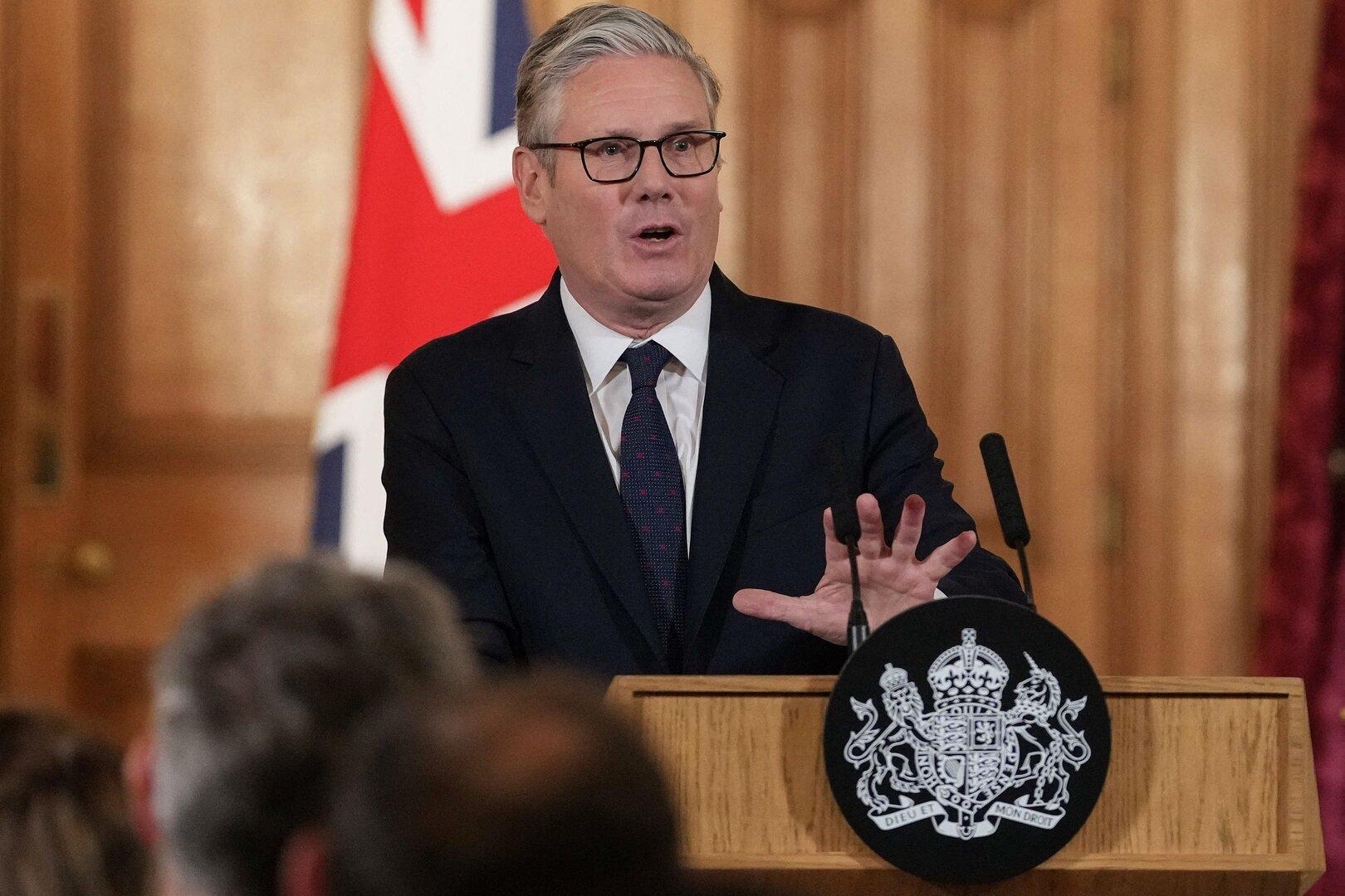 England kündigt Social-Media-Verbot an: Kritiker warnen vor Folgen