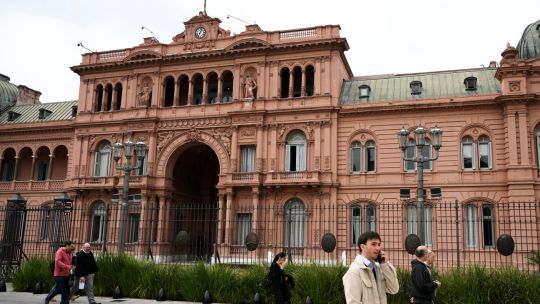 Argentina approves dollar borrowing amid multilateral loan talks