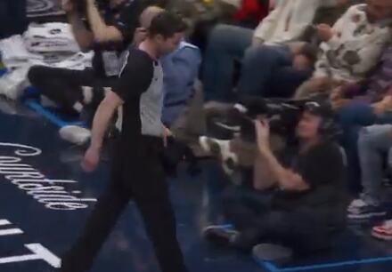 SUDIJA NAPUSTIO UTAKMICU U NBA LIGI! OVA SCENA OBILAZI AMERIKU! Otišao je u svlačionicu i više se nije vraćao, svi su ostali u šoku zbog prizora! VIDEO
