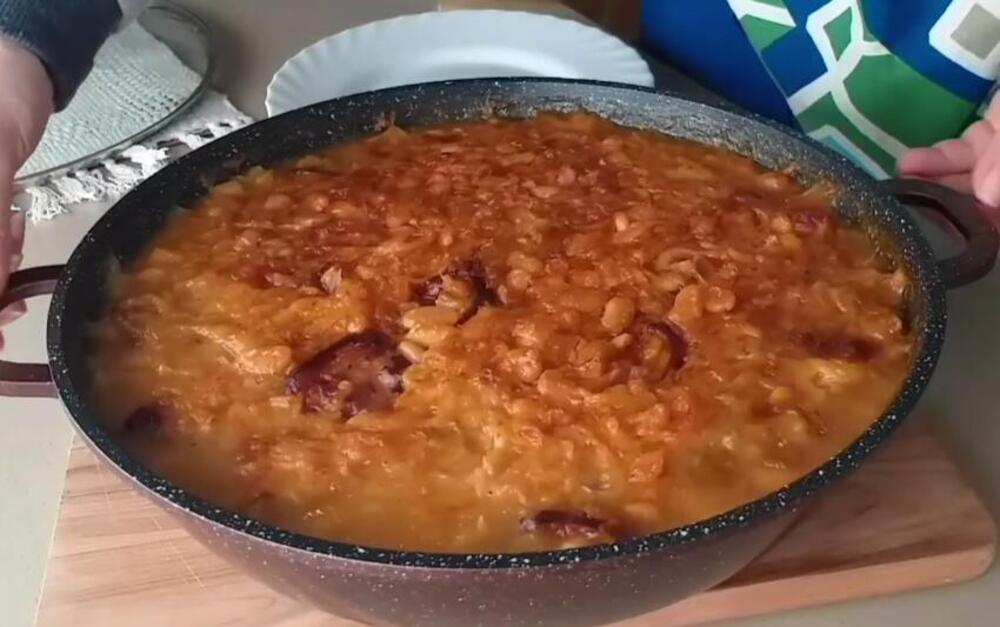 Recept za najfiniji pasulj iz rerne sa kiselim kupusom: Specijalitet koji će vam razbiti monotoniju