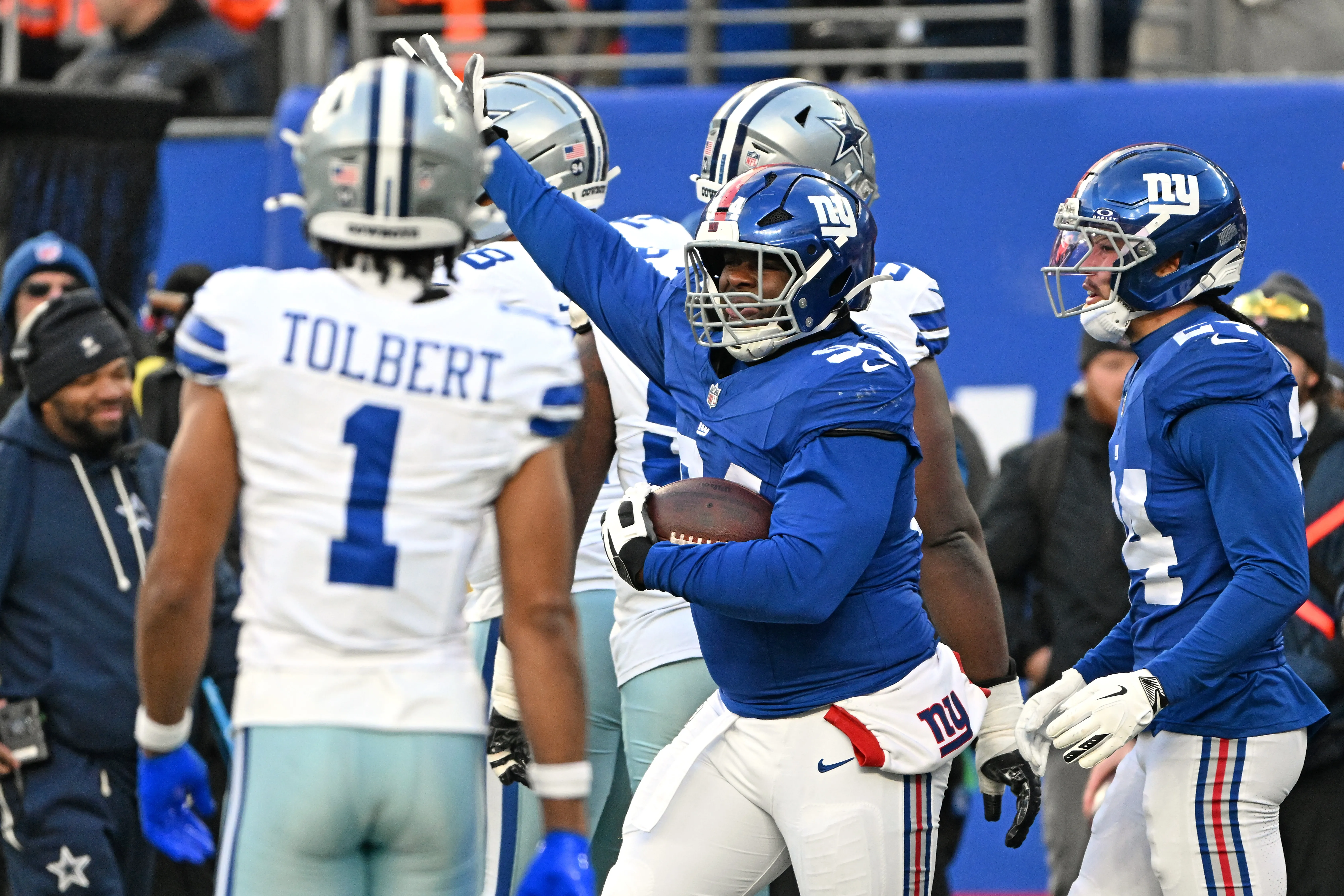 Giants release four players to trim roster after offseason additions
