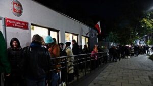 Poljacite poddržuvaat deportacija na Ukraincite koi se sposobni za voena služba