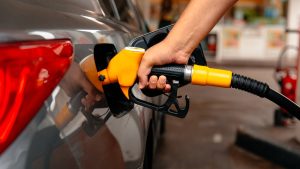 Petrol i INA ograničili točenje goriva na pumpama u Hrvatskoj