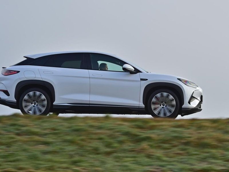 До края на 2026 г. една от 10 продадени нови коли у нас ще е китайска (Графика)