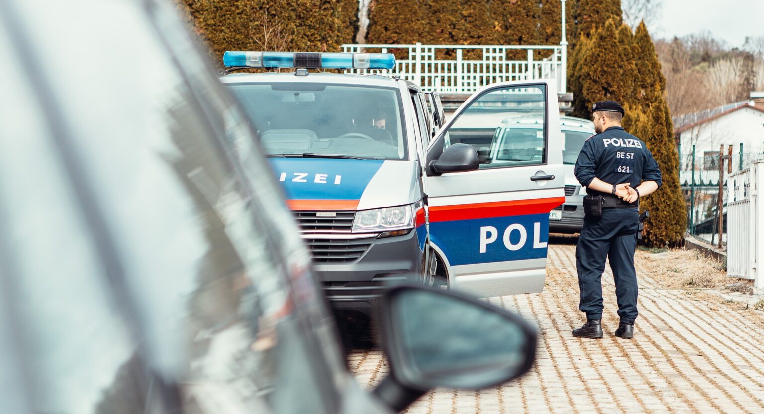 Napad u Beču, maloljetniku skinuli hlače i opljačkali ga