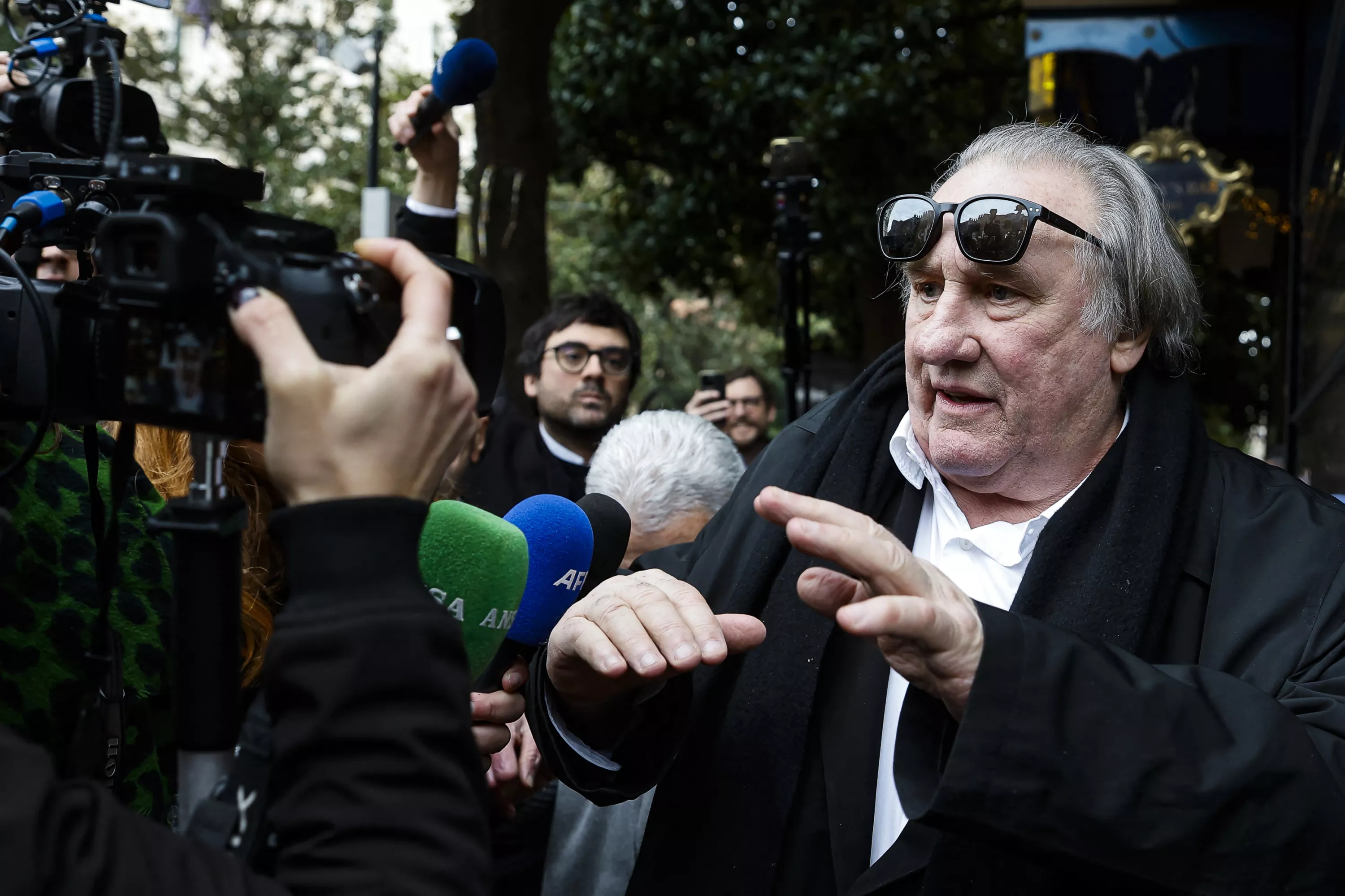«Complément d’enquête» sur Gérard Depardieu : l’acteur abandonne ses poursuites contre France Télévisions