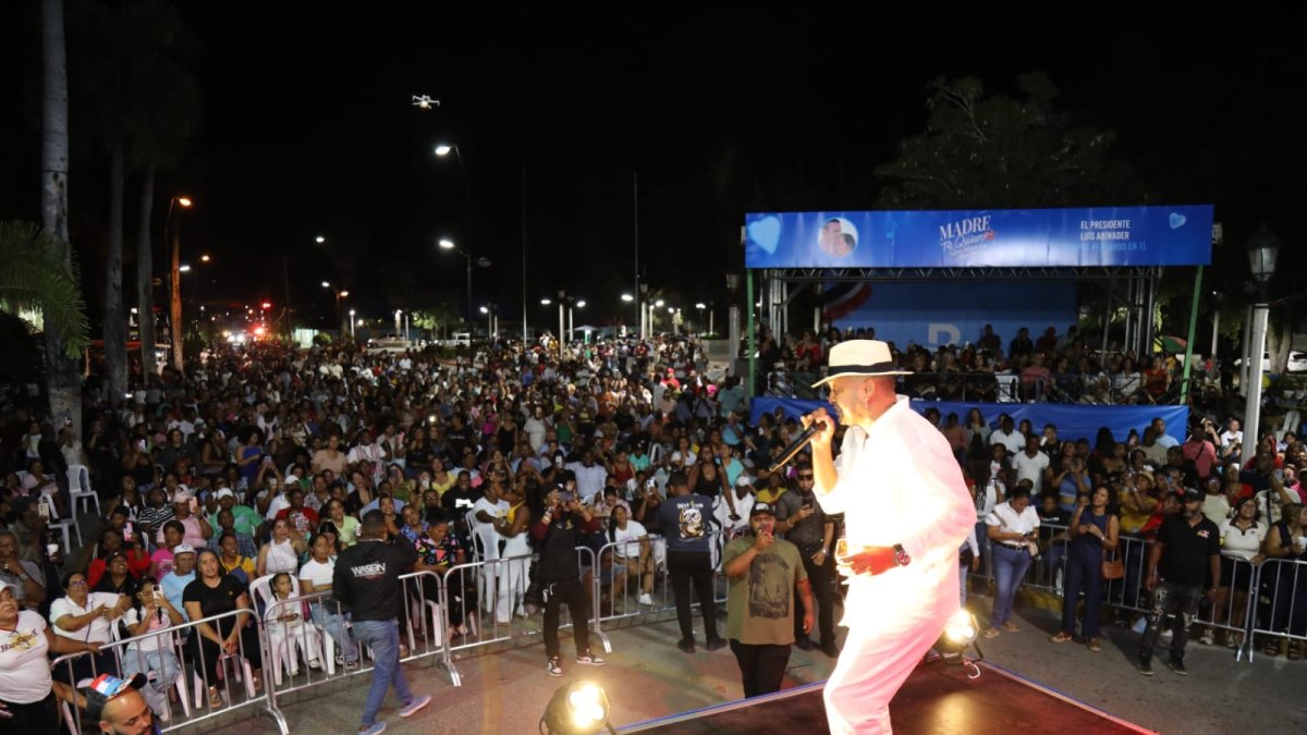 
                Fiesta y música en el sur: homenaje a las mamás de la mano de artistas populares
            