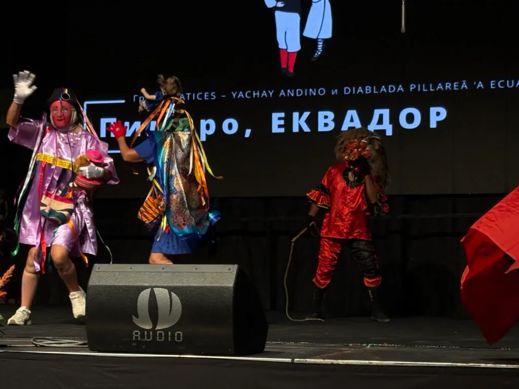 Treći dan „Srem folk festa“: Večeras ponovo šest ansambala na Žitnom trgu