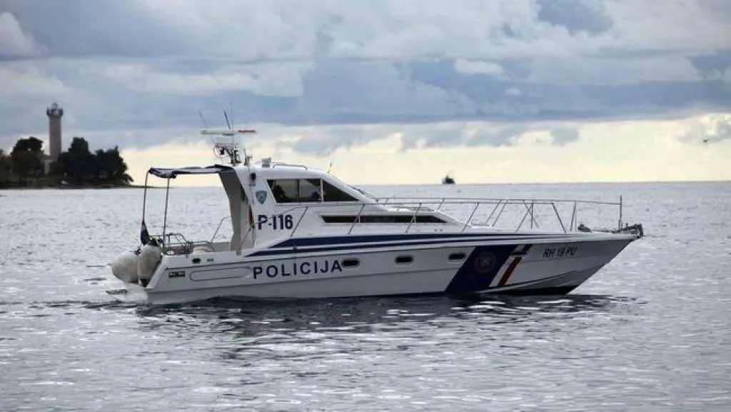 U sudaru jedrilice i katamarana poginule tri osobe, za jednom se još traga