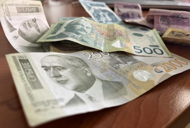 Počinju pregovori o minimalnoj zaradi u Srbiji za 2027.