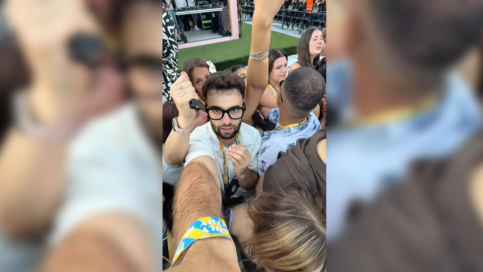  Un fan denuncia el caos en la zona VIP del concierto de Bad Bunny en Barcelona: "Aquí me va a dar algo" 