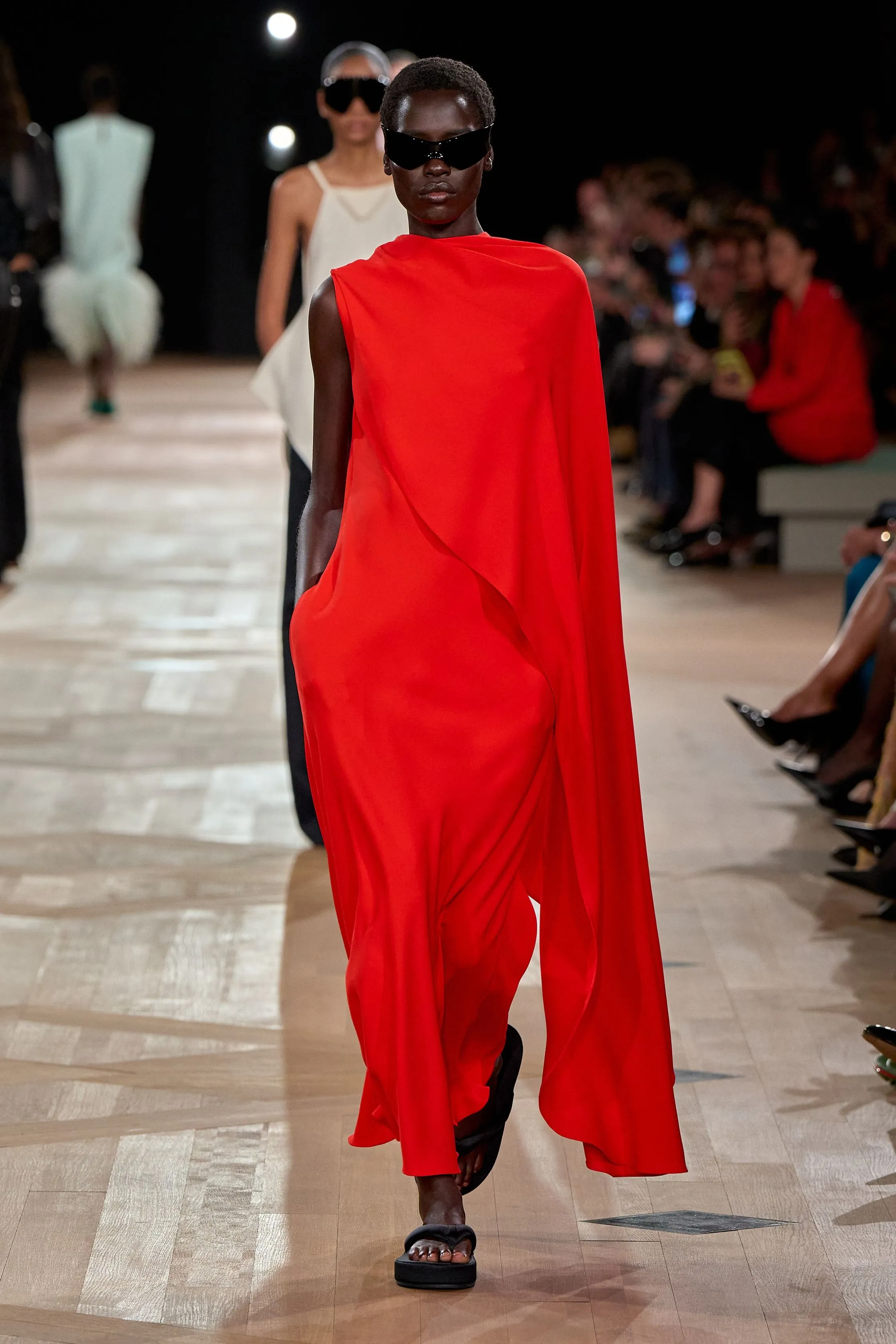 5 Runway-Inspired Ways To Wear A Dress And Flip-Flops