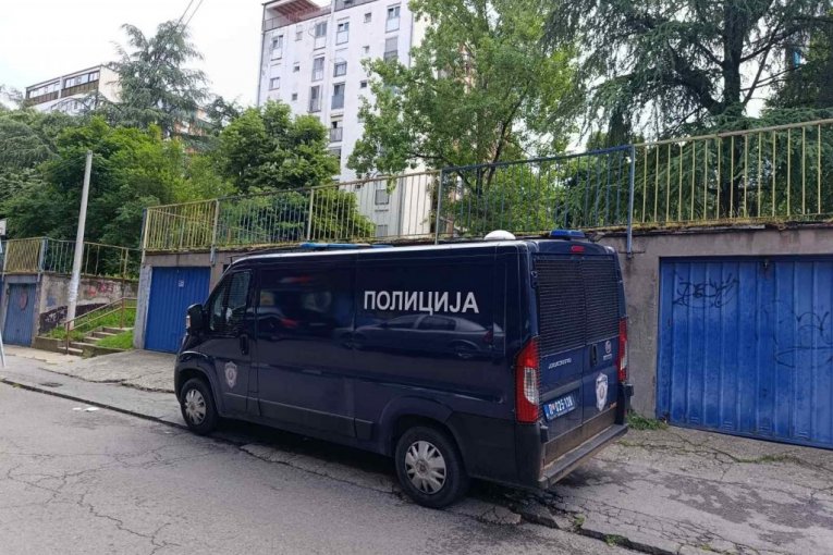 MUŽU ZARILA DRVENI PREDMET U SRCE! Jezivi detalji ubistva na Čukarici, forenzičari zanemeli od prizora koji LEDI KRV!