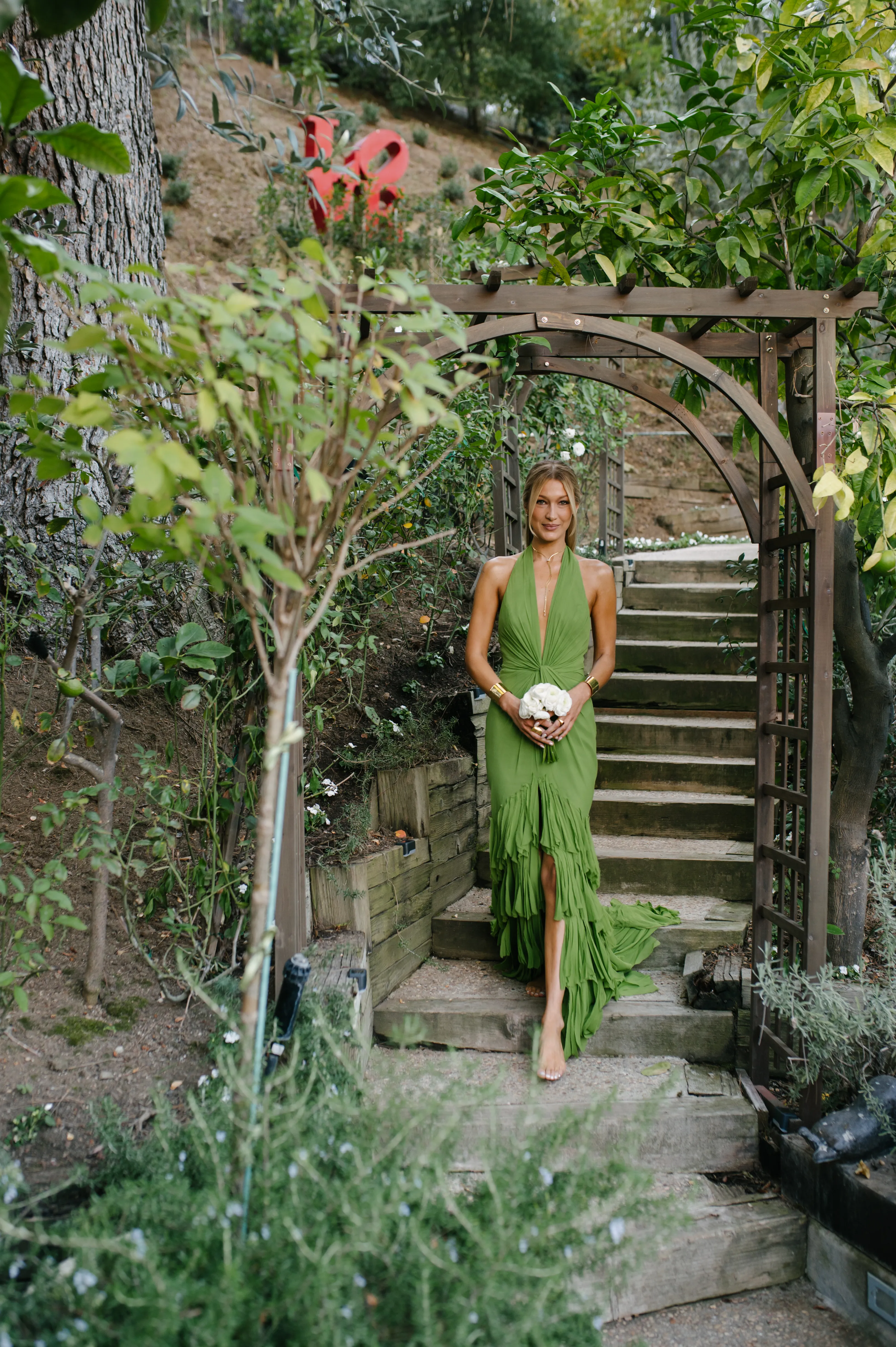 7 Backyard Wedding Outfit Ideas for Your Outdoor Fêtes