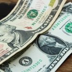 Dolar blago ojačao prema korpi valuta
