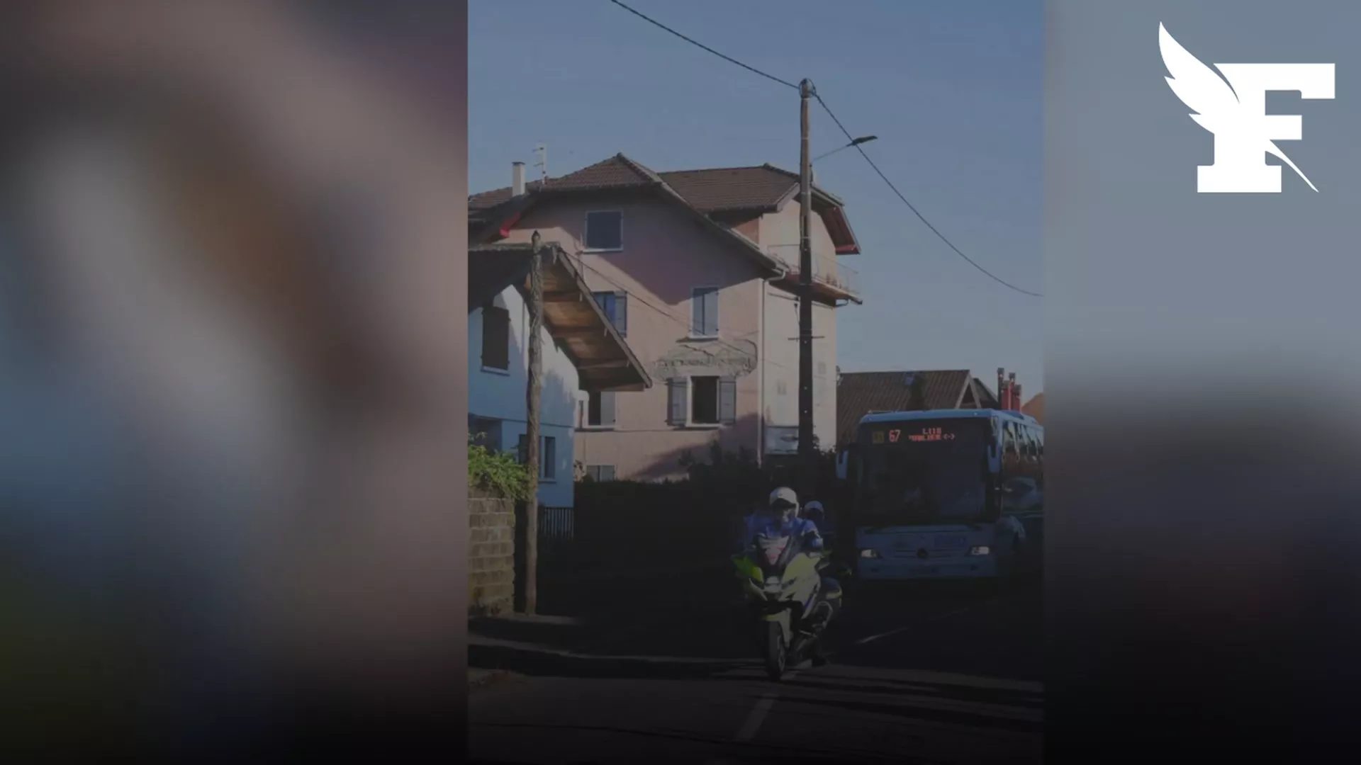 Évian : des policiers escortent des bus «G7-bac» pour les lycéens