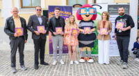 Ob svetovnem dnevu čebel v Višnji Gori predstavili slikanico Jaka Dlaka in kranjska čebela