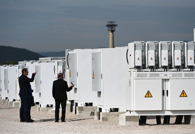 Заради батериите България внася ток от съседите дори когато има свръхпроизводство