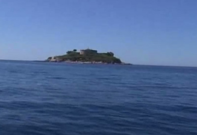 Na ovom ostrvu nema mesta ni za korak: Na površini manjoj od pola fudbalskog terena žive stotine ljudi, prizori ostavljaju bez daha